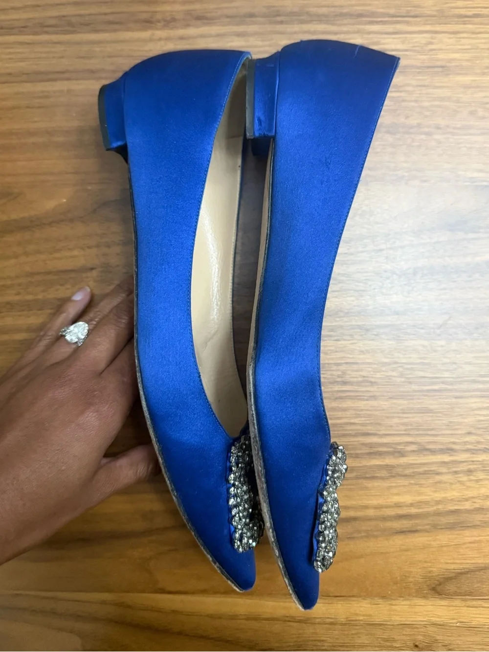 Manolo Blahnik Hangisi Satin Flats